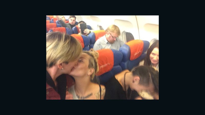 Russian Lesbians Take Selfie With Anti Gay Lawmaker Cnn