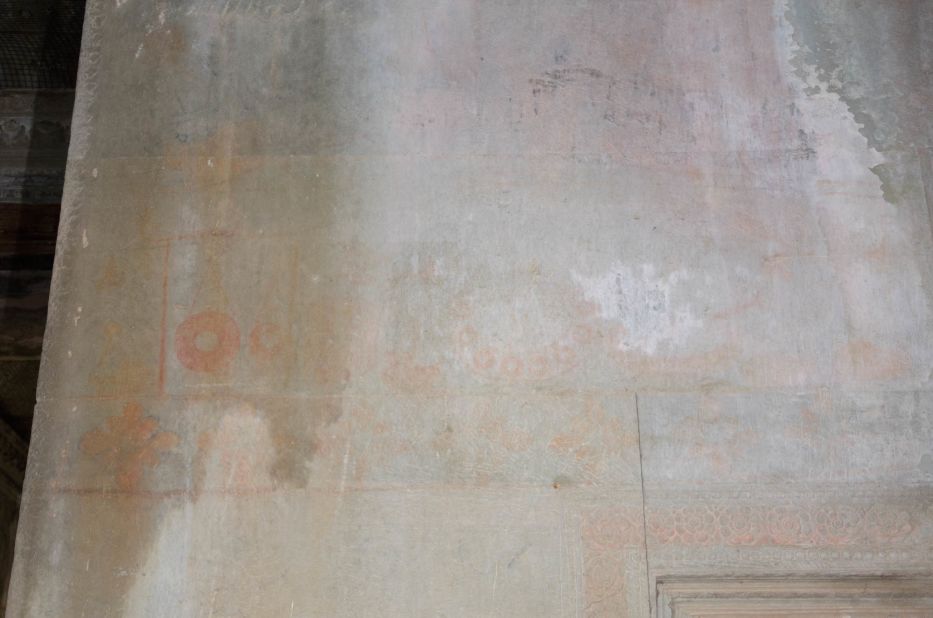 This was the original photo, before Tan used software to accentuate the colors. He said there are many walls with paint traces in Angkor Wat for those who want to give it a try themselves. 