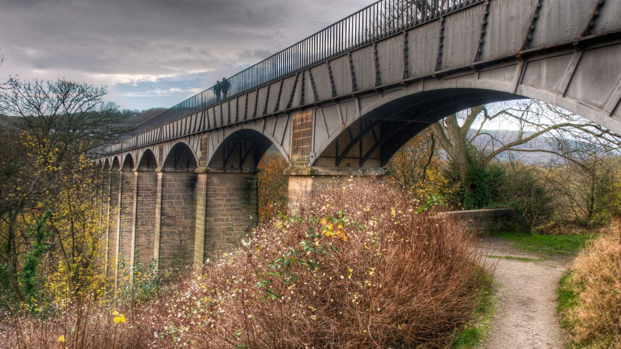 Wales' 18-kilometer-long Pontcycylite Aqueduct is an engineering marvel.