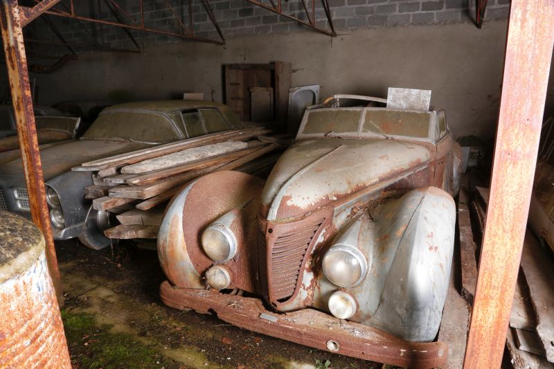 Classic cars abandoned for decades in French barn valued at 20