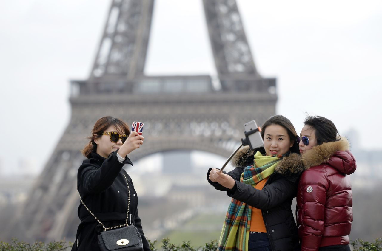 No surprise, one of the world's most popular landmarks is also the most "selfied." There were 10,700 hits for "Eiffel Tower Selfie," according to Attractiontix.co.uk. 