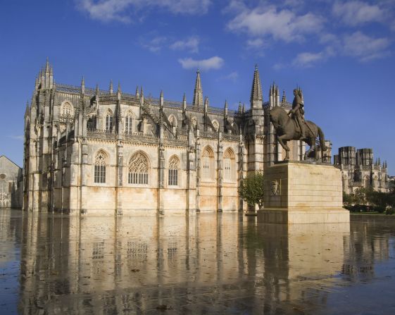 The Batalha Monastery commemorates Portugal's 1385 victory over Spanish invaders. Nice trophy. 
