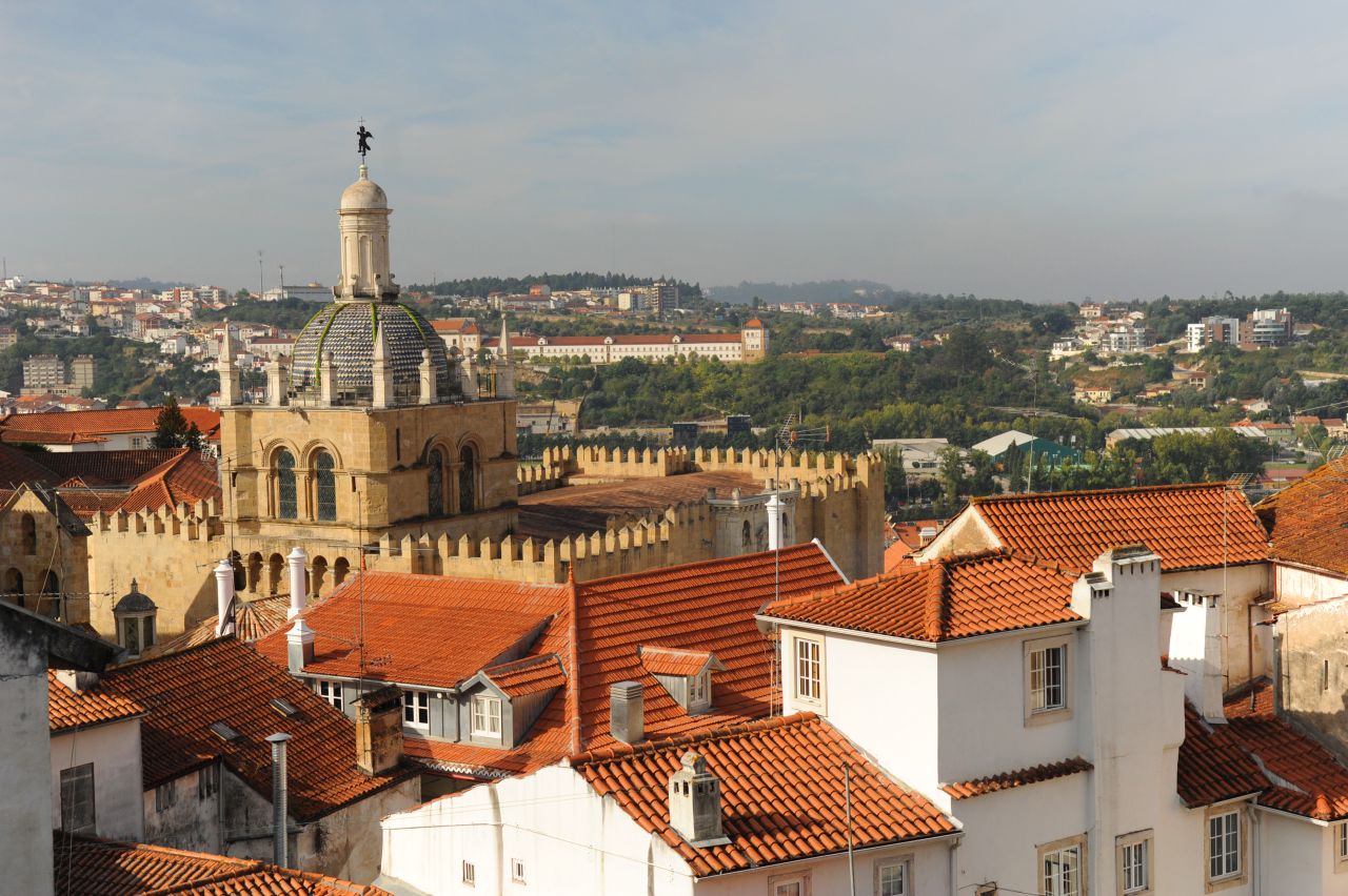 Coimbra: Where university students engage in historic university student pastimes.