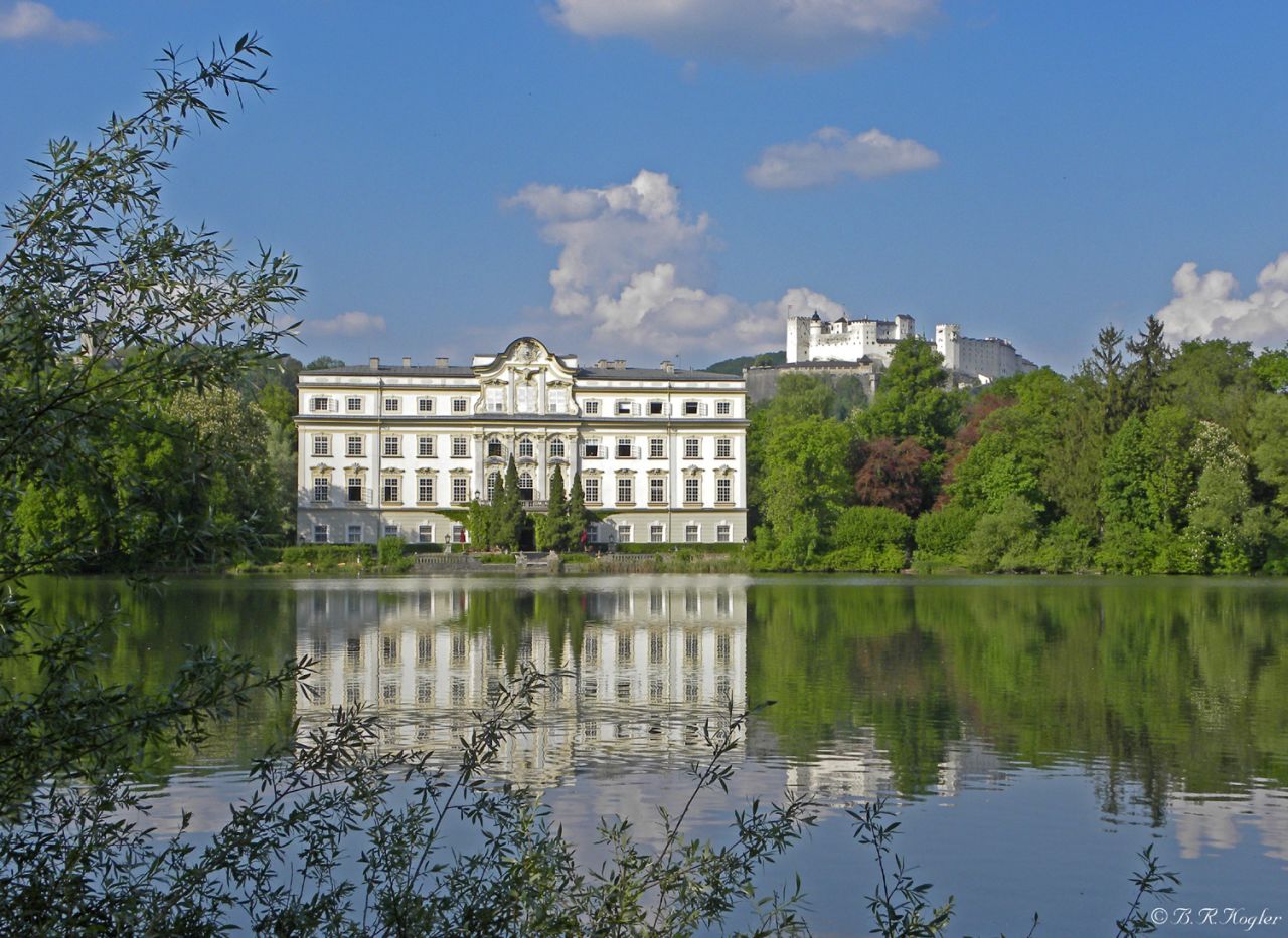 The lake scenes were filmed around the picturesque Leopoldskron Palace.
