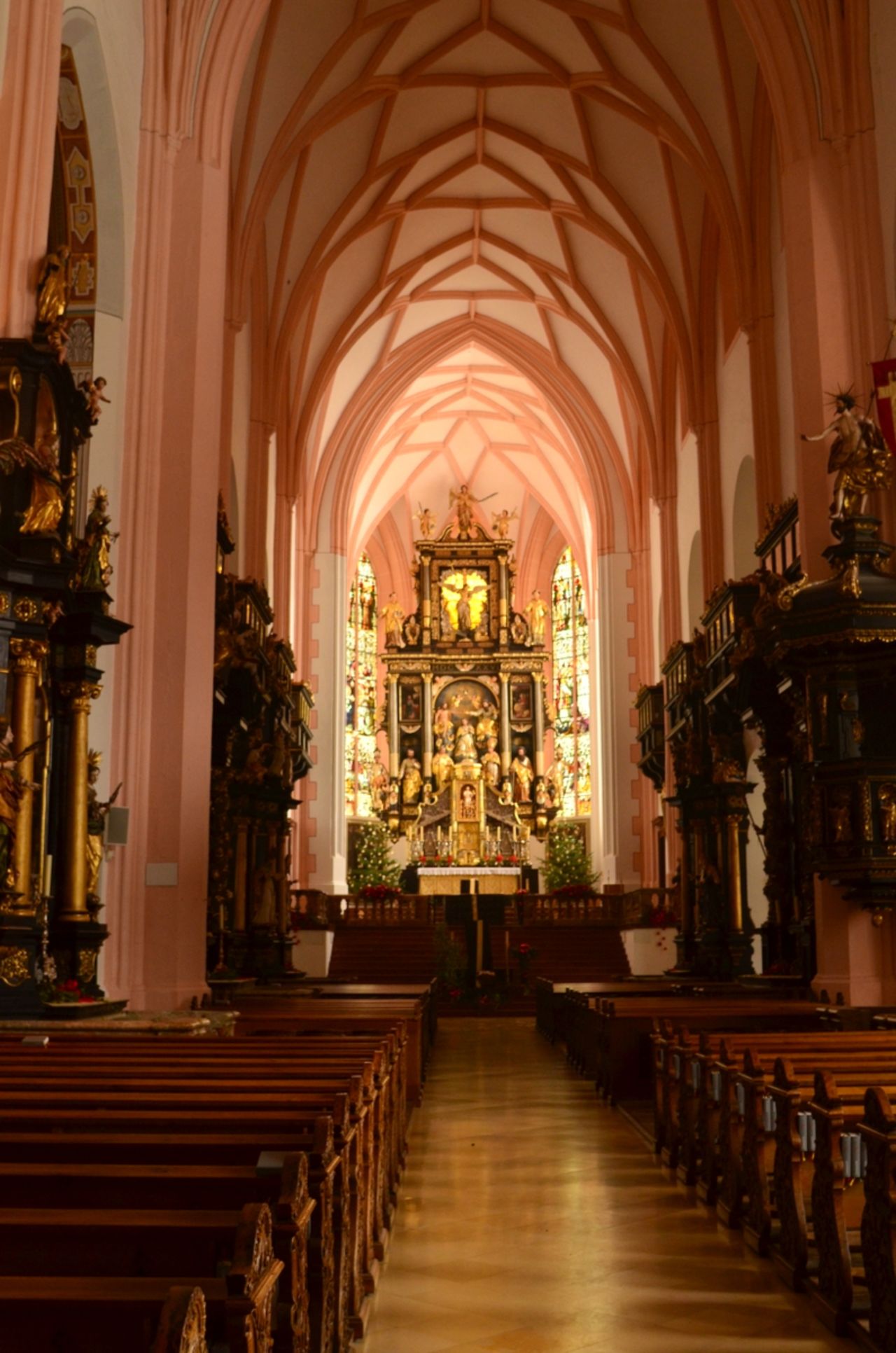 The wedding between Maria and Captain von Trapp was filmed in a church in the town of Mondsee.