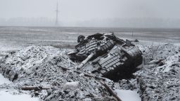 A destroyed Ukrainian Army tank sits on February 9, 2015 outside Uglegorsk, 6 kms southwest of Debaltseve.