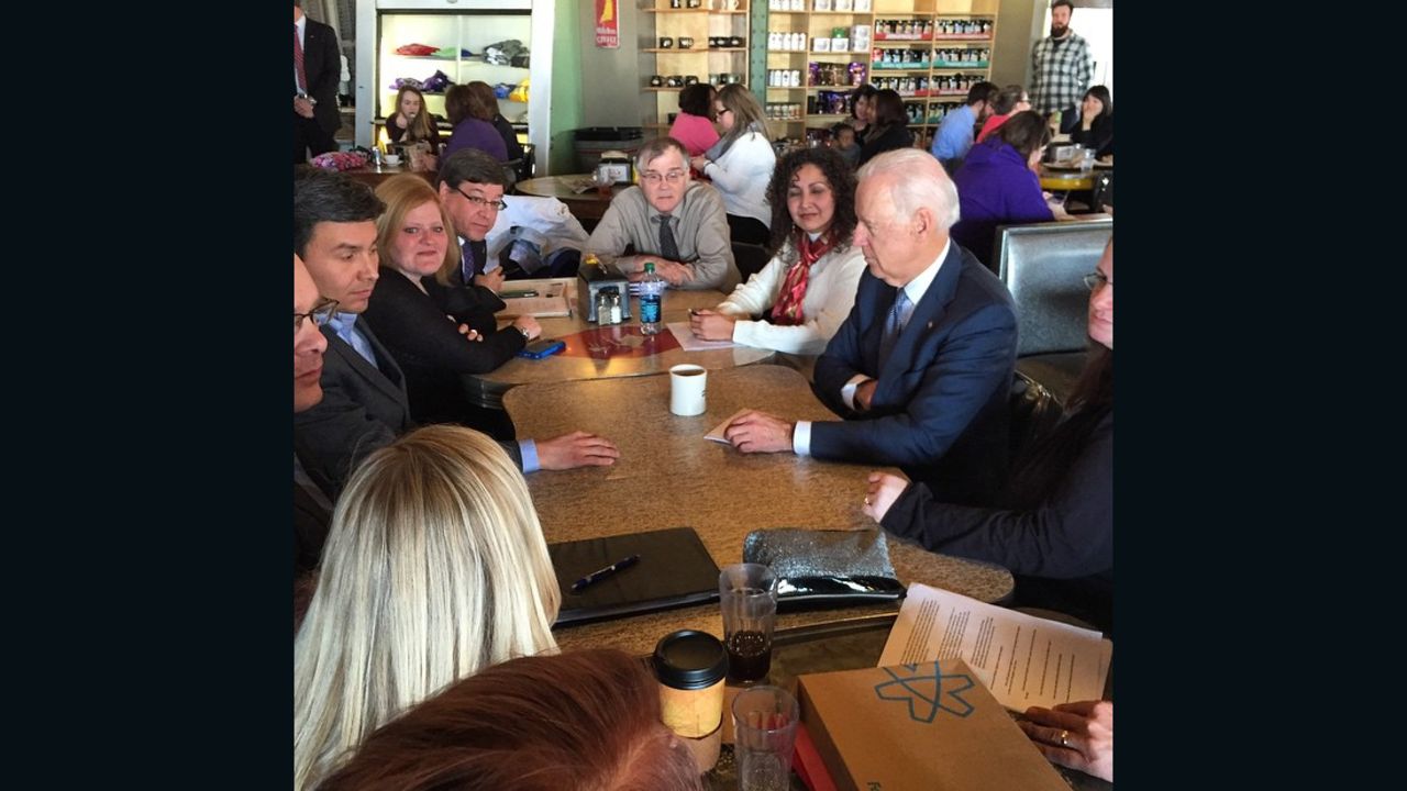 Vice President Biden chats with Iowans at a local Des Moines coffee shop.