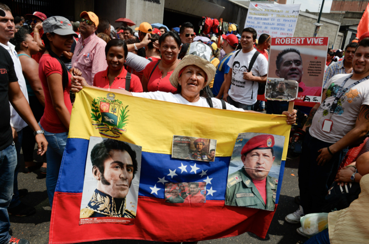 El chavismo conmemora por su parte el aniversario de la llamada batalla de la victoria, considerada el germen del Día de la Juventud en ese país.