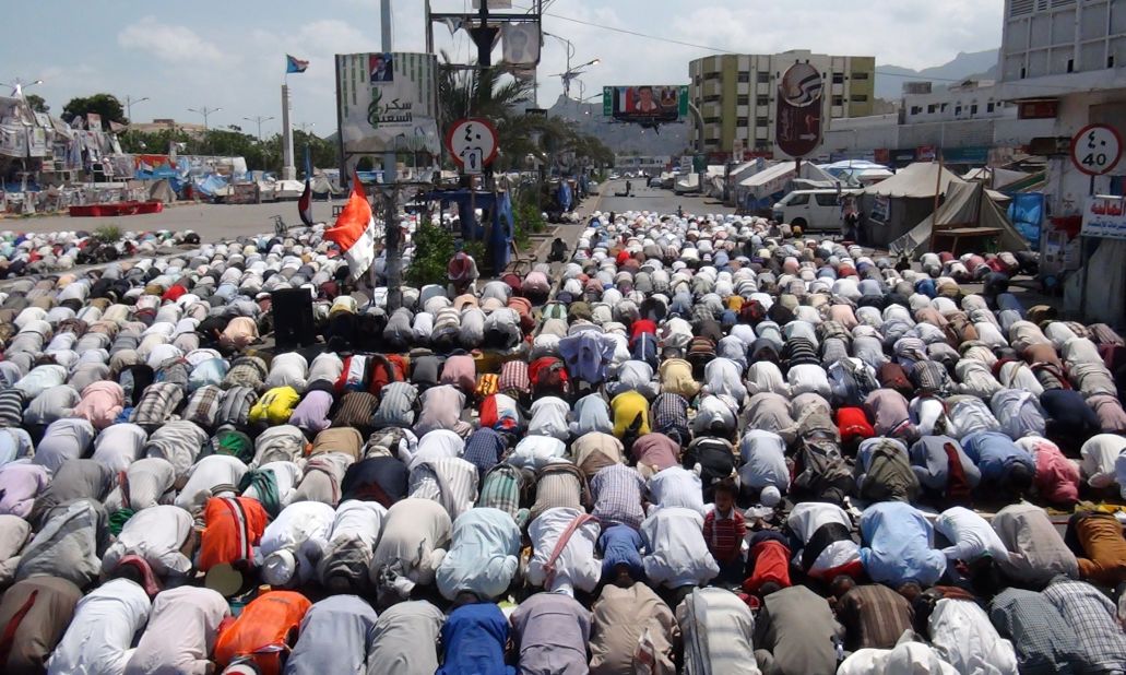 Supporters of the separatist Southern Movement perform prayers during a demonstration in Aden on Friday, February 13.