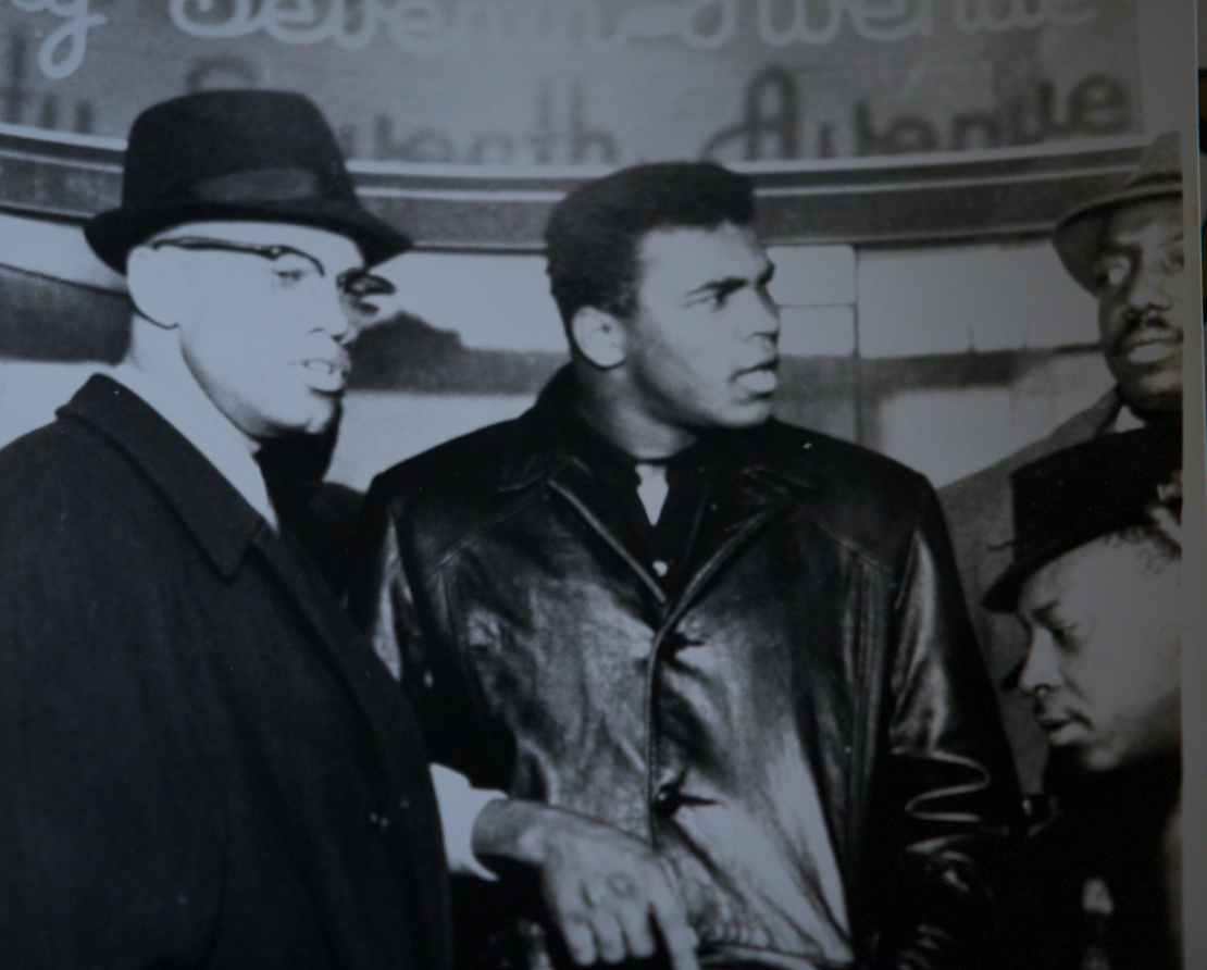 Photographer Earl Grant captures Malcolm X with boxer Muhammad Ali