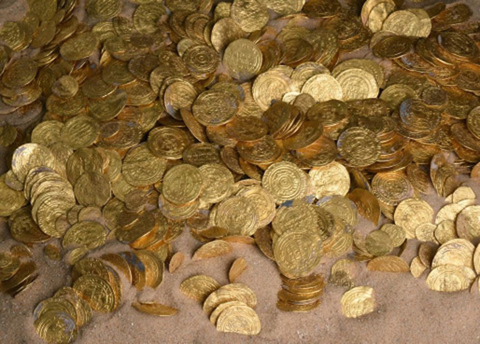 Divers in Israel find biggest ever trove of gold coins | CNN