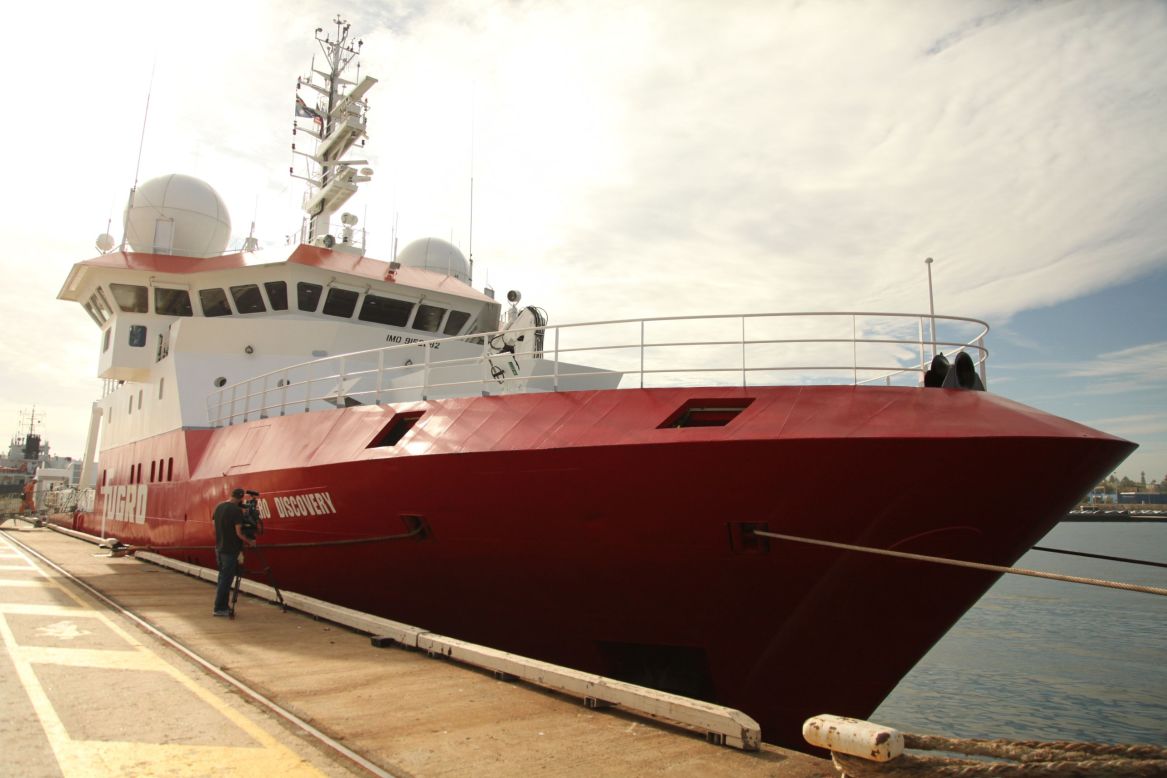 The Fugro Discovery ship docked early morning  in Fremantle Port after a six week stint of searching for the missing Malaysia Airlines MH370 jet. It is expected to set out again on Friday for another six weeks. About 40% of the priority search zone has been covered so far. The entire priority search area is expected to be covered by May.