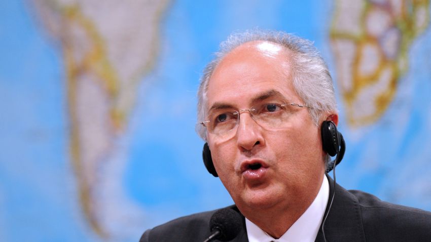 Caracas Mayor Antonio Ledezma speaks during a session of the Brazilian Senate's Foreign Affairs commission on October 27, 2009 in Brasilia. The Senate discusses Venezuela's admittance in the MERCOSUR. AFP PHOTO/Evaristo SA (Photo credit should read EVARISTO SA/AFP/Getty Images)