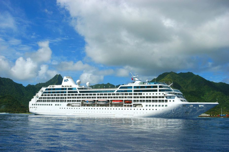 The Pacific Princess won best overall cruises and best entertainment in the small ship category. 