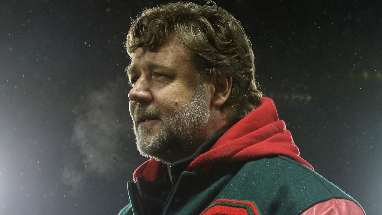 Russell Crowe saw South Sydney Rabbitohs defeat St Helens 39-0 Sunday.