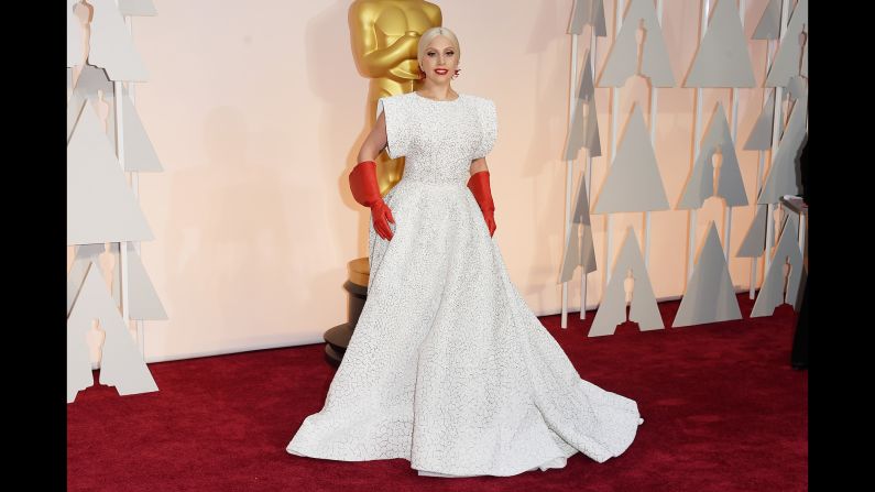 Lady Gaga<a href="https://trans.hiragana.jp/ruby/http://www.cnn.com/2015/02/23/entertainment/feat-oscars-2015-funny-memes/index.html"> set social media afire </a>with her look on the 87th Annual Academy Awards red carpet. It's just one of her many amazing fashion displays. Click through for more. 