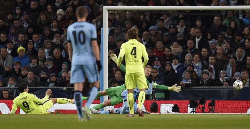 Seconds later, Jordi Alba's cross set up Suarez's sliding finish in the 30th minute.