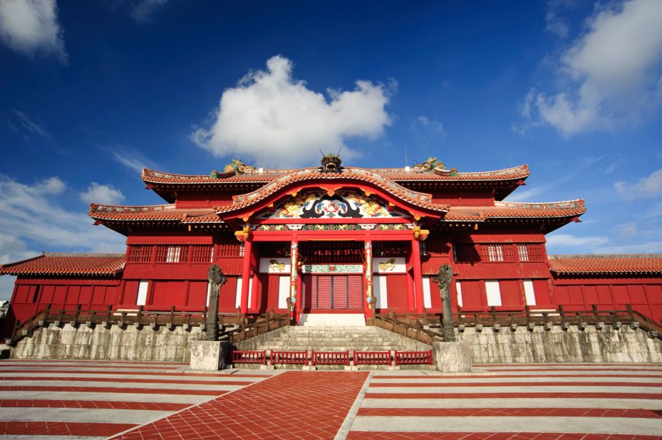 Shuri Castle was the seat of the kings of Ryukyu for more than 400 years. The castle was completely destroyed during the Battle of Okinawa in 1945, and reconstruction work was only completed in the early 1990s. 