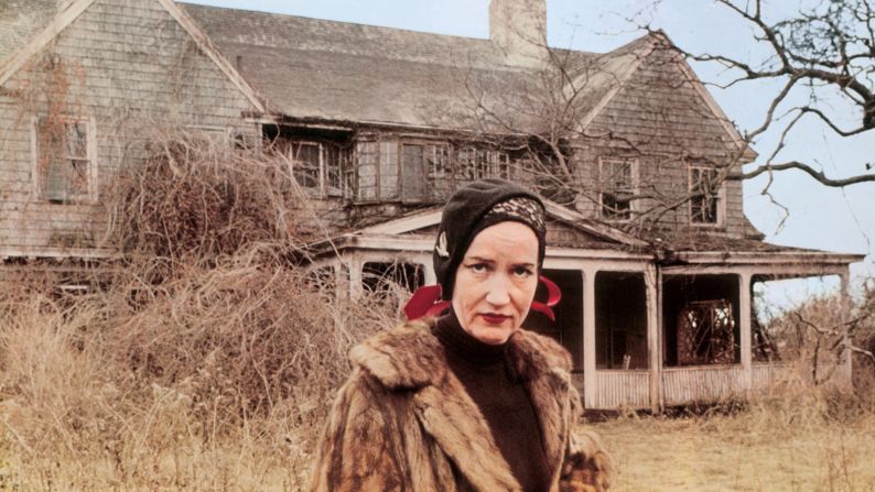 "<a target="_blank" target="_blank">Grey Gardens</a>," the classic 1975 documentary about an eccentric mother and daughter -- cousins of Jacqueline Bouvier Kennedy Onassis -- living in a decrepit mansion on Long Island, was re-released in theaters for its 40th anniversary.