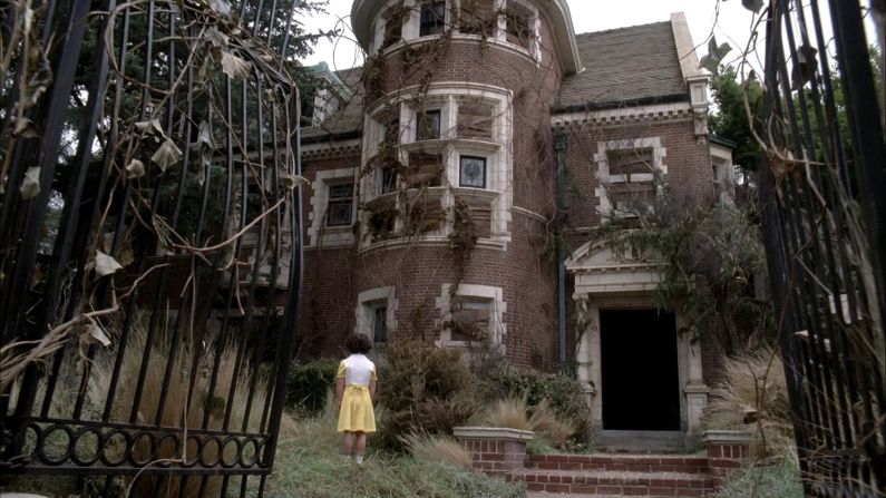 The pilot episode of this FX series <a target="_blank" target="_blank">was shot on location in a former convent</a> in the Country Club Park section of Los Angeles. The rest of the series was filmed on sets that were an exact replica of the house.