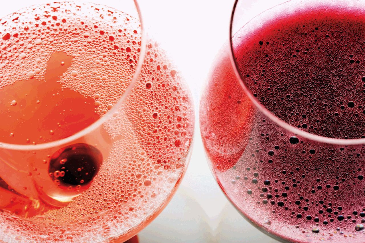 This sparkling red wine is made of freshly pressed grape juice. Either a brilliant ruby or rose color, it can be dry or semi-dry.