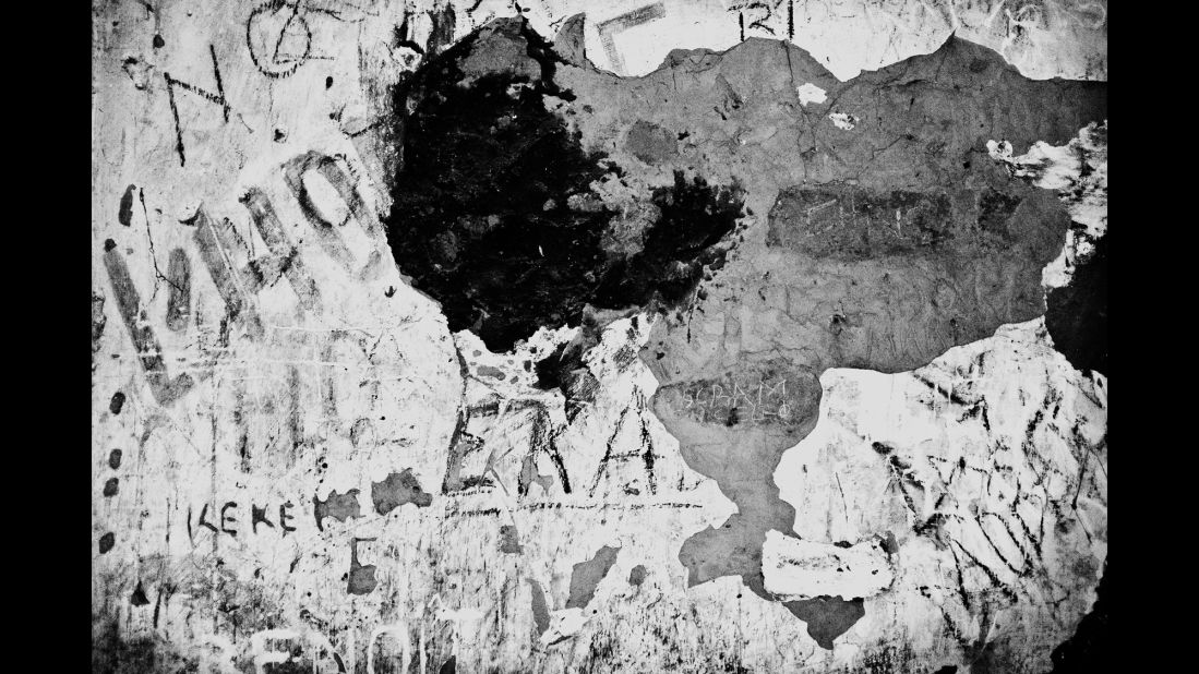 A damaged wall in a Kananga jail.