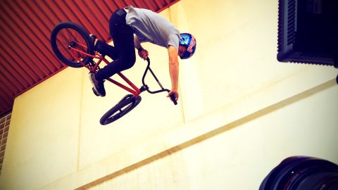 XensrAir affixes itself to BMXs, snowboards or wakeboards. Paired with a phone or laptop, the device tracks your jump height, speed, distance, and airtime.<br />