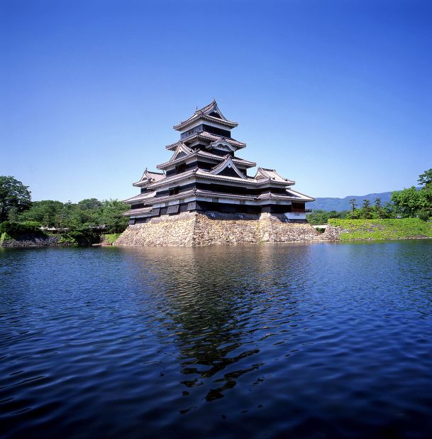 <strong>Matsumoto Castle (Nagano): </strong>Also known as the "crow castle" because of its black exterior, Matsumoto is Japan's oldest wooden castle, constructed more than 400 years ago. The years during the castle's construction were marked by near-constant military conflict. Rather than focusing on residential comforts, the castle is fortified with extensive interconnecting walls, moats and gatehouses.<br />