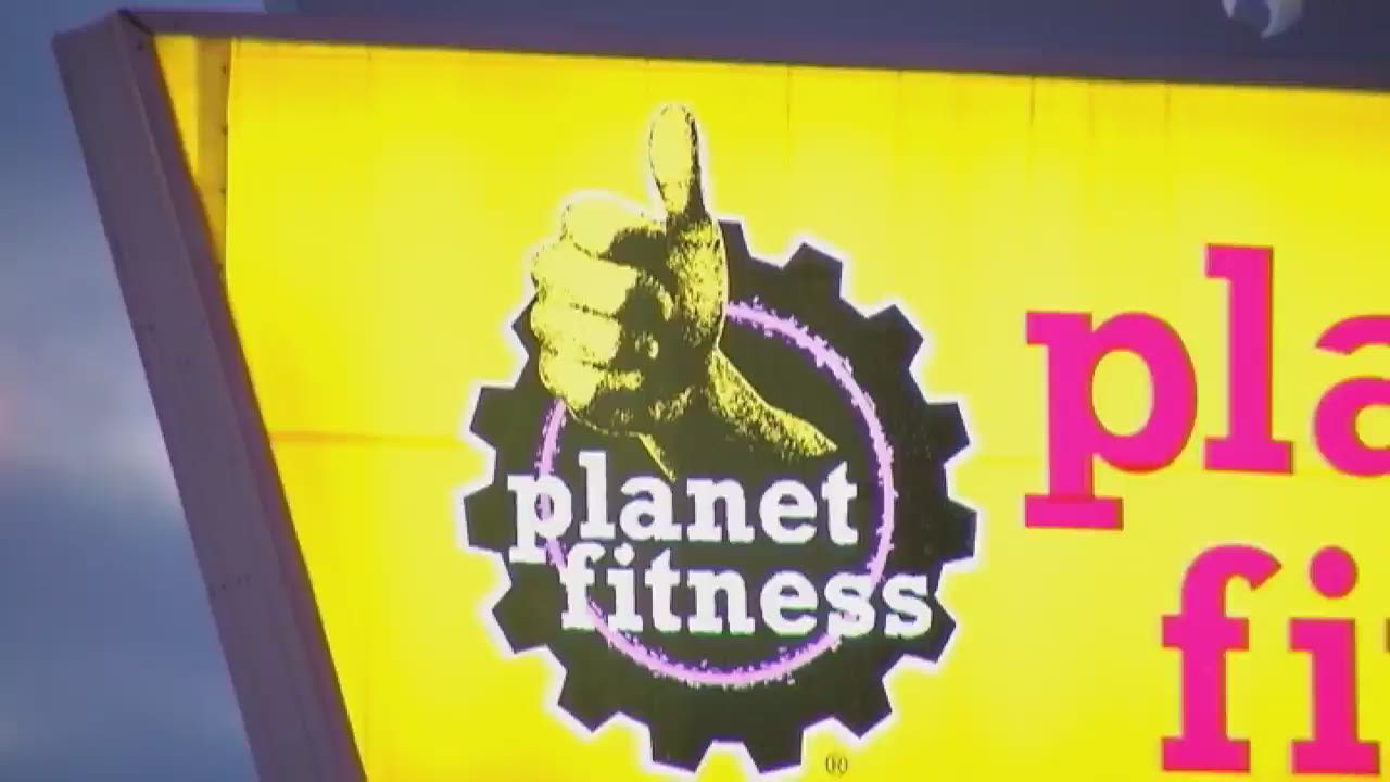 Planet Fitness plummets after defending male photographed shaving in  woman's locker room