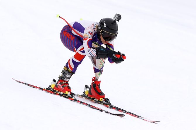 Heather Mills is bidding to become the first disabled female skier to hit the 200km/h mark on a run in France.