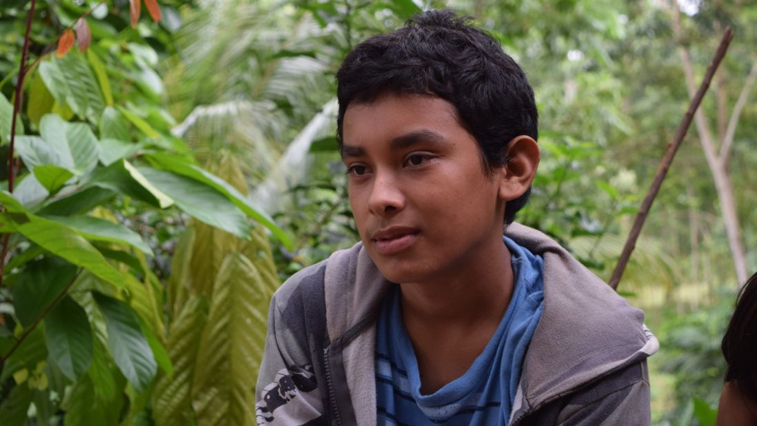 Alexis González, a 16-year-old Honduran, lost his right leg when he fell off a cargo train in Mexico while trying to migrate to the United States.