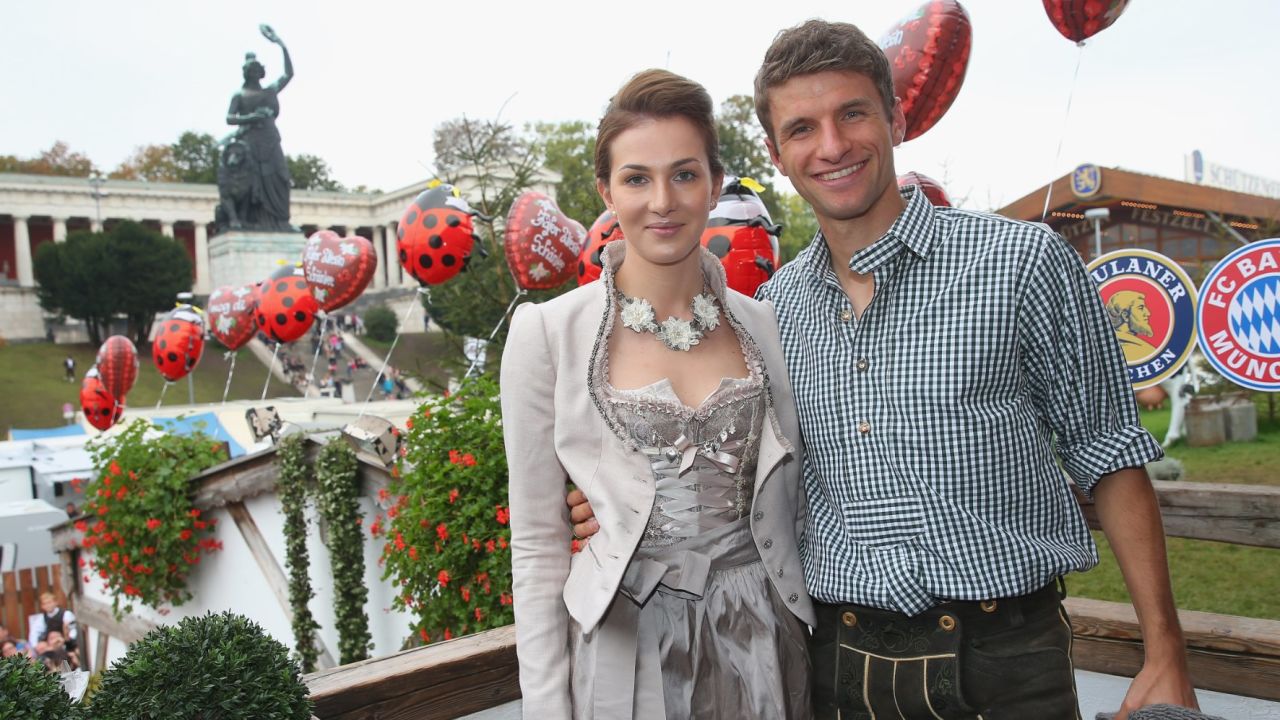 CNNE getty lisa and thomas muller oktoberfest