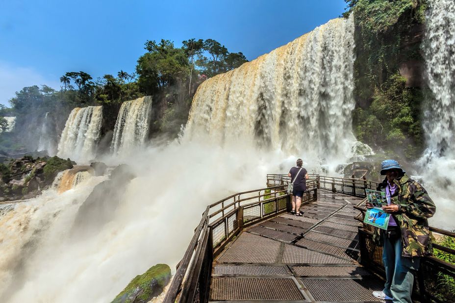 On the Argentinean side, you can walk along several boardwalks for a close look at the falls. 
