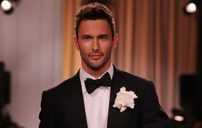 Supermodel Noah Mills look familiar? In addition to campaigns for Tommy Hilfiger and Lacoste, you may have seen him on screen: He starred in the movie "Sex and the City 2" as well as the TV series "2 Broke Girls."  Which makes sense, because he's really pretty.