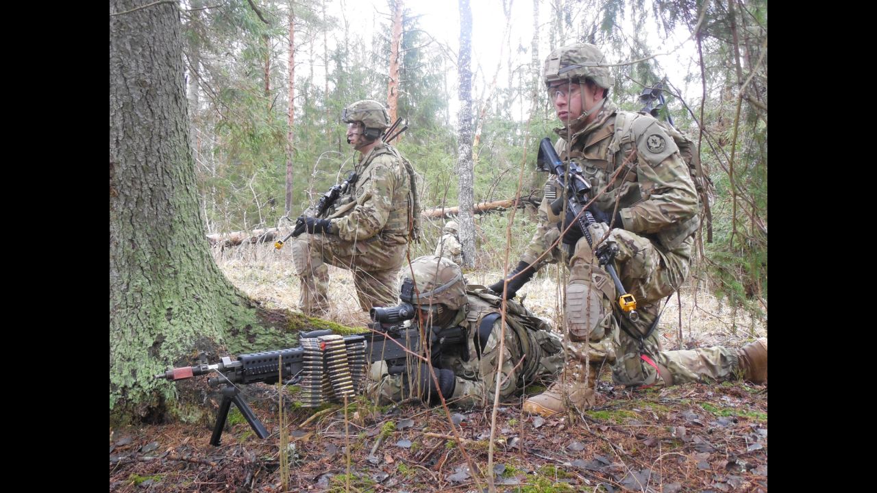 Dragoons from Iron Troop, 3rd Squadron, 2nd Cavalry Regiment, train with Estonian Allies in support of Operation Atlantic Resolve, March 7, 2015, in Rabassare, Estonia. 