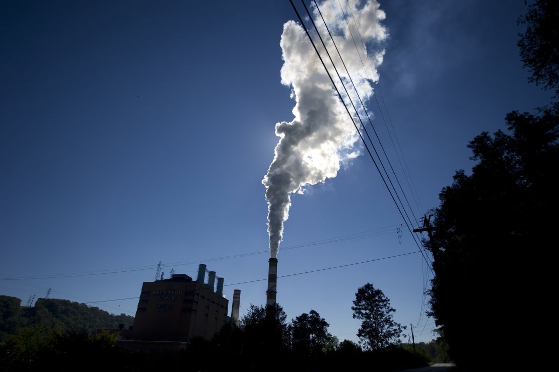 A plume of exhaust extends from the Mitchell Power Station, a coal-fired power plant located 20 miles southwest of Pittsburgh in 2013.