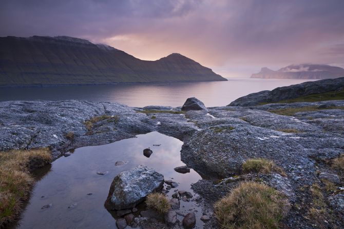 The fjord has a village of the same name at the end of the inlet on <a href="http://www.visiteysturoy.fo/UK/index.asp?pID={AEF1DEFB-9AD3-4B1B-B8C6-C49085529E95}&Mark=Funningsfj%C3%B8r%C3%B0ur#{BC60A045-2645-4F83-B5BC-2BBB08AF2C11}" target="_blank" target="_blank">Eysturoy Island</a>. Founded in 1812, the village was a whaling station from 1902 to 1913.