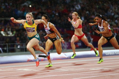 After being talent spotted in primary school the Australian quickly rose to prominence in 2001 when at the age of 14 she won the Australian under-20 100m title.