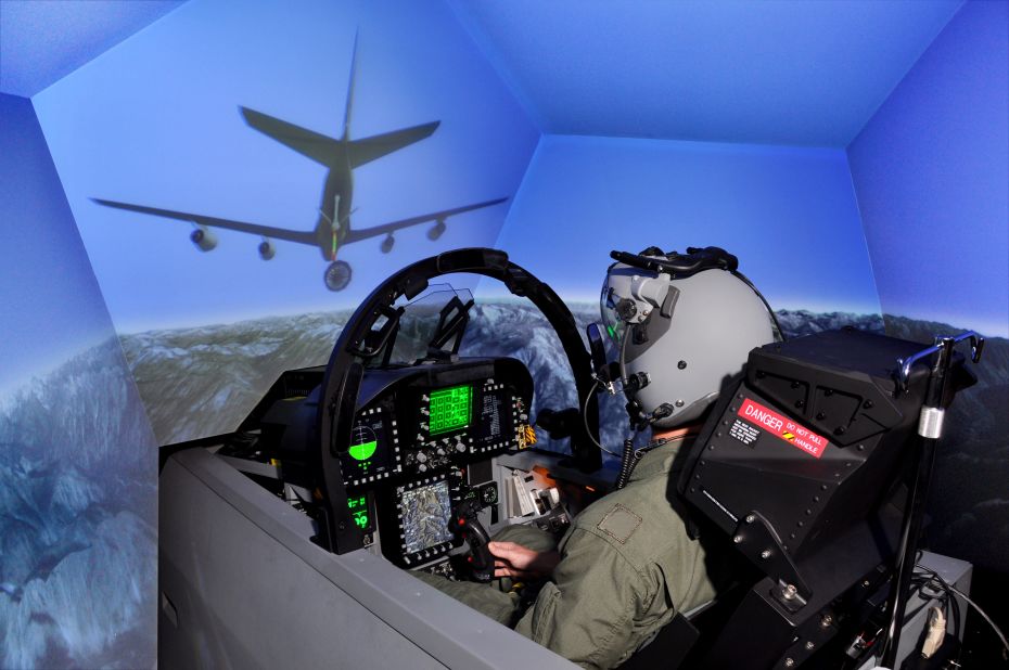 Taiwanese airline EVA Air gives diamond- and gold-status member of its MileageLands program unique access to its flight simulator. The session lasts 90-minutes, and includes professional instruction from a trainer. 