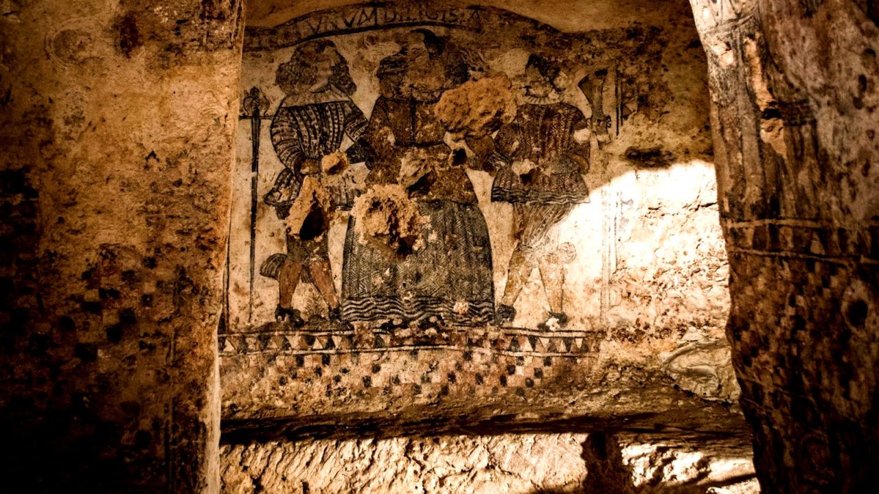 In 1665 a Spanish nobleman turned this former rock crypt it into a winery. The basins were used to collect must and squeeze grapes. <br />Secret lovers and Freemasons also used this as a meeting place. The walls are painted in black with sacred and profane scenes and there are spooky carved masks. <br /><em>Via Crispi, Laterza, Taranto</em>