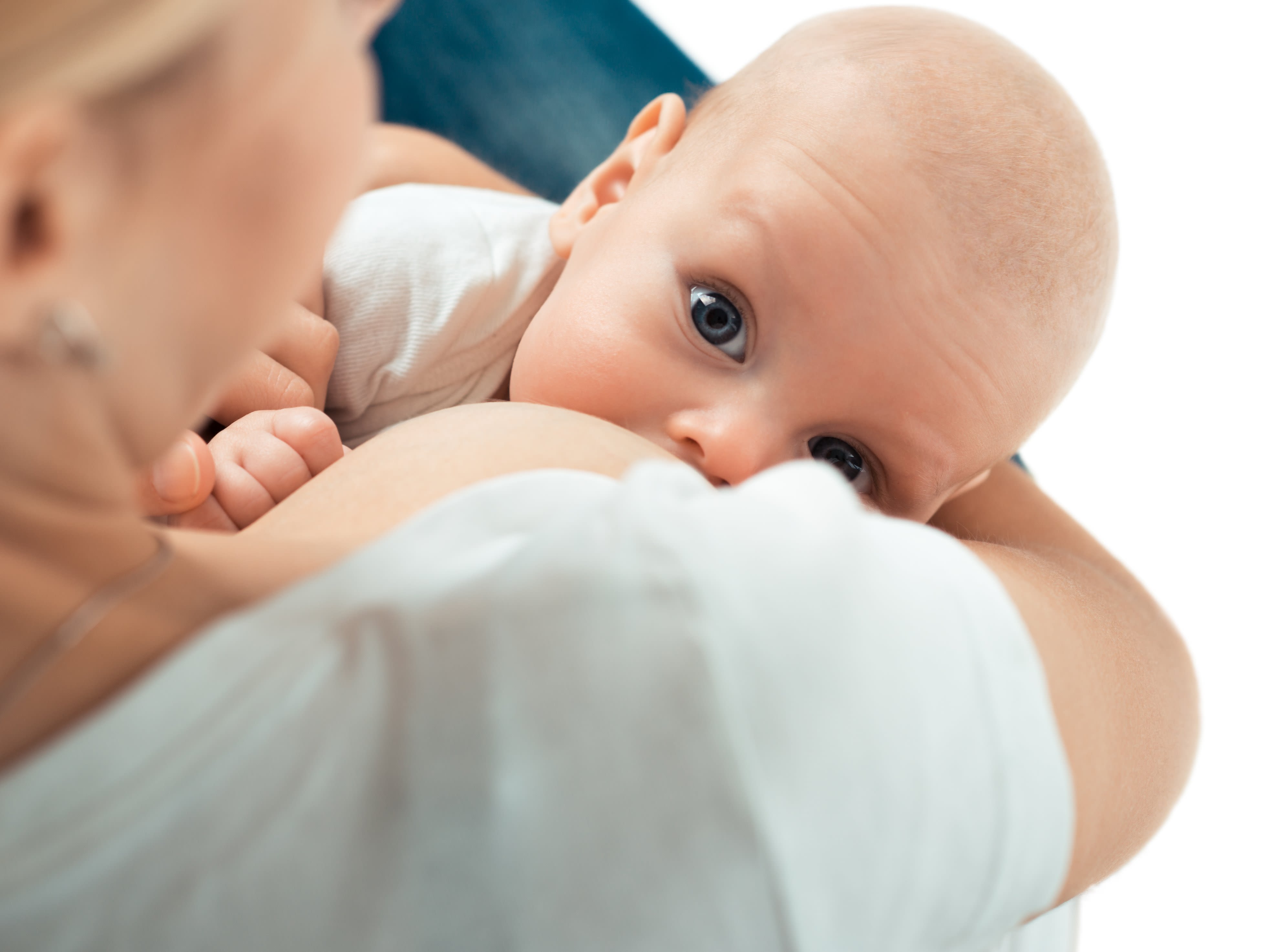 Breastfeeding better for babies' weight gain than pumping, new study says