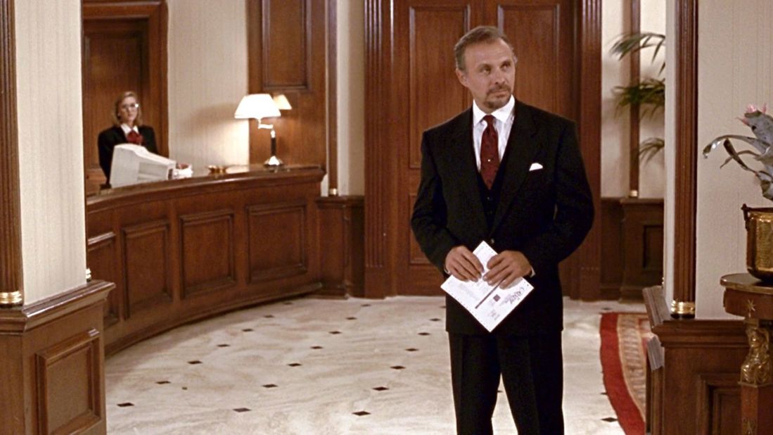Hector Elizondo plays hotel manager Barney Thompson, who first dislikes Roberts' character but eventually becomes a kind of father figure to her. Elizondo, a hard-working character actor, had been in numerous TV shows as well as such movies as 1974's "The Taking of Pelham One Two Three," 1980's "American Gigolo" (with Gere) and a number of films by "Woman" director Garry Marshall.