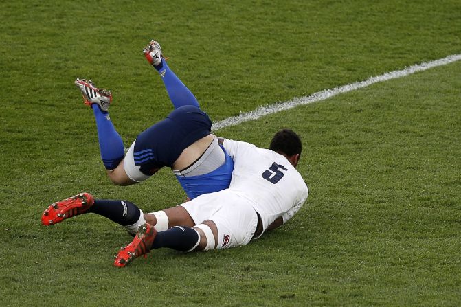 France came back into an increasingly brutal game but England went in at halftime 27-15 ahead.