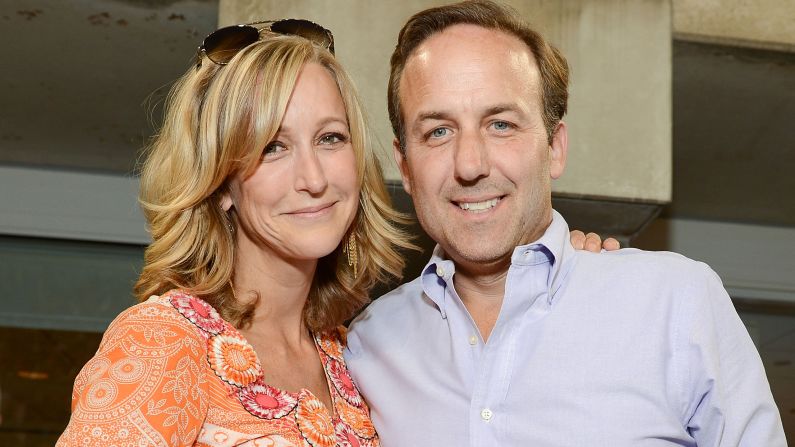 "Good Morning America" co-host Lara Spencer and husband David Haffenreffer <a href="index.php?page=&url=http%3A%2F%2Fpagesix.com%2F2015%2F03%2F21%2Fgma-co-host-lara-spencer-and-husband-split-after-15-years%2F" target="_blank" target="_blank">released a statement to Page Six in March 2015 </a>stating that they had decided to divorce after 15 years of marriage. The couple have two children. 