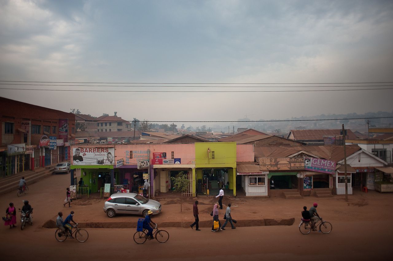 There are more than 1,000 private healthcare clinics in Kampala, which are the first port of call for more than 50% of the population. But until now, they had limited skills and resources to diagnose TB.