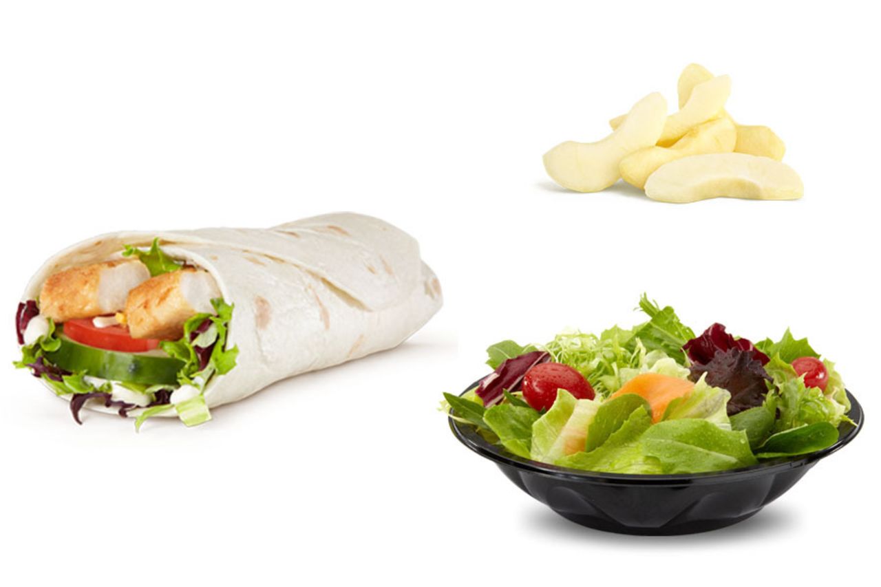 Sweet Chili Chicken Wrap (a la plancha), rodajas de manzana y acompañamiento de ensalada -- Marjorie Nolan Cohn, MS, RD, CDN, ACSM-HFS, portavoz nacional de la Academia de Nutrición y Dietética, autora de "Belly Fat Fix"