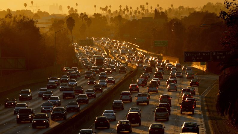 Los Angeles has a reputation as the poster child for sprawl, but its mean commute time is 29.1 minutes. About 15.6% of area residents commute for 60 minutes or more -- a lower percentage than San Francisco.