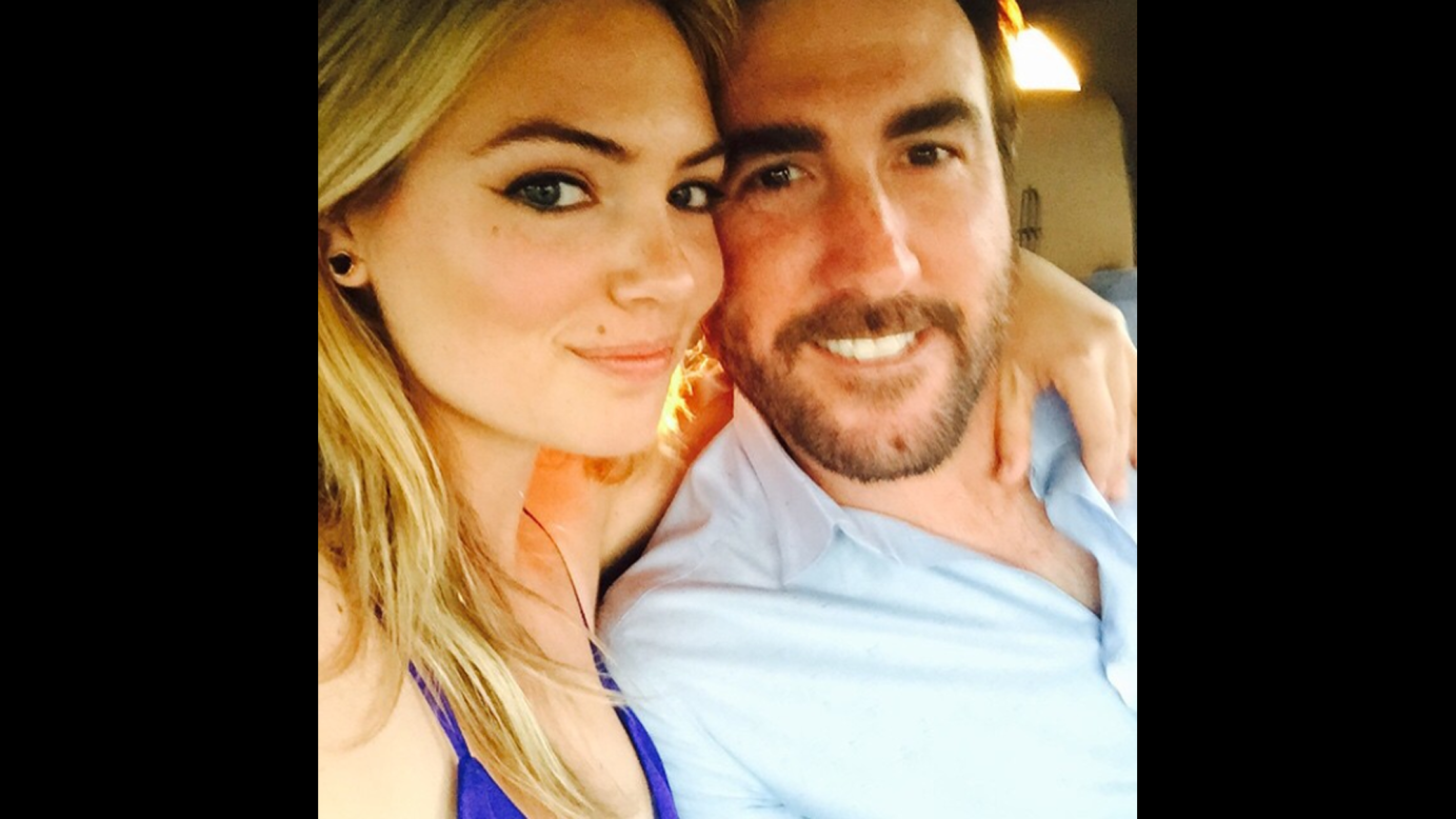 "Life is good!" <a href="https://instagram.com/p/0f4uieq87j/?taken-by=kateupton" target="_blank" target="_blank">wrote model Kate Upton</a> in this selfie she took with her boyfriend, baseball player Justin Verlander, on Saturday, March 21.
