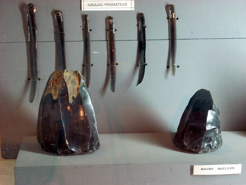 Surgical obsidian store blades