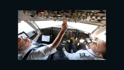 airline pilots cockpit